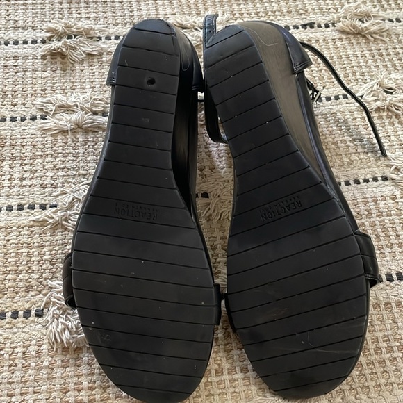 Reaction Kenneth Cole Sandals - Picture 7 of 8